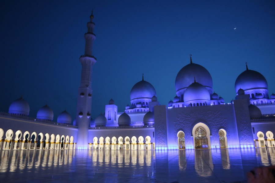 Sheikh Zayed Moschee in Abu Dhabi bei Nacht