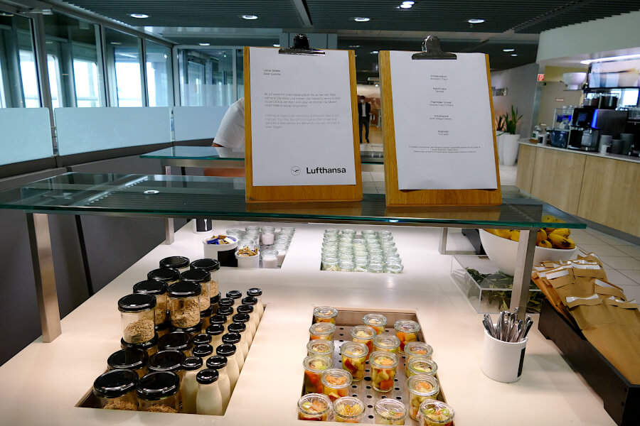 Kalte Frühstücksauswahl in Lufthansa Business Class Lounge
