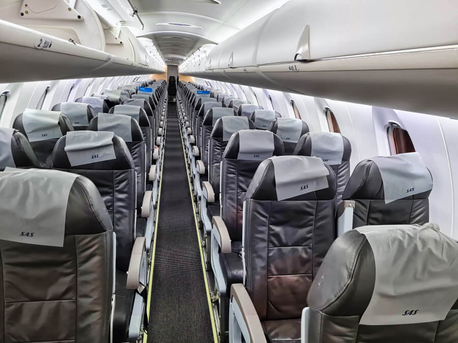 2-2-Bestuhlung mit Business und Economy Class in der Bombardier CRJ900 von SAS