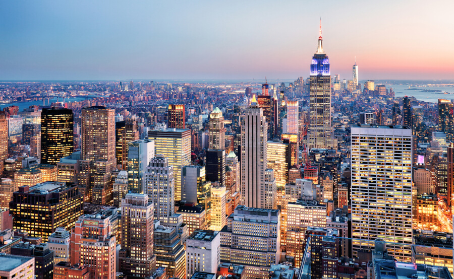 Empire State Building in New York bei Sonnenuntergang