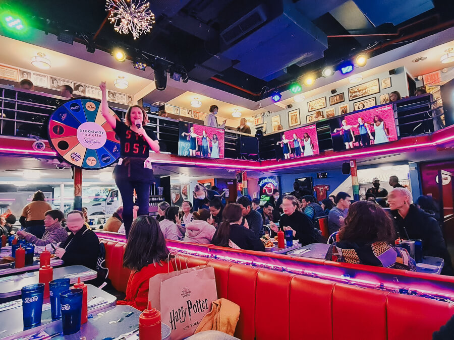 In Ellen's Stardust Diner herrscht großartige Stimmung bei Live-Musik