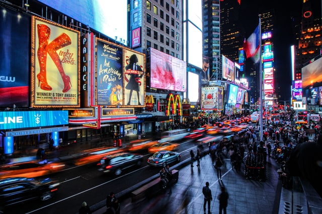 Diverse Broadway-Shows am Times Square in New York
