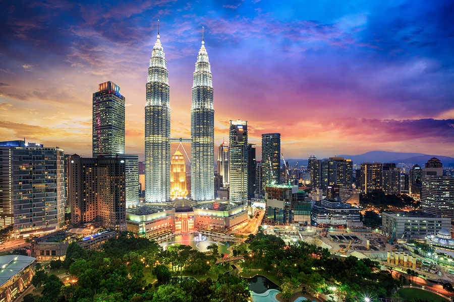 Die ikonischen Petronas Towers in Kuala Lumpur — Malaysia