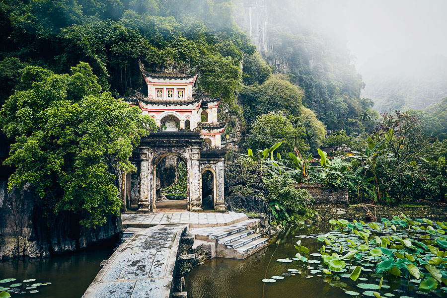 Malerische Bich Dong Pagode in der Provinz Ninh Binh, Vietnam
