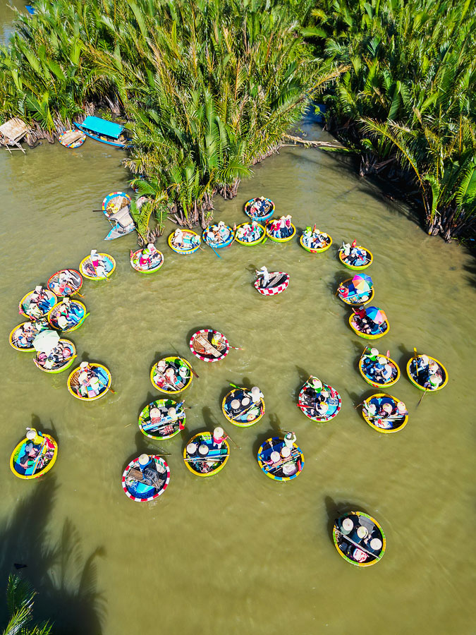 Bambuskorbboottour mit Tanzeinlage im Coconut Village in Hoi An